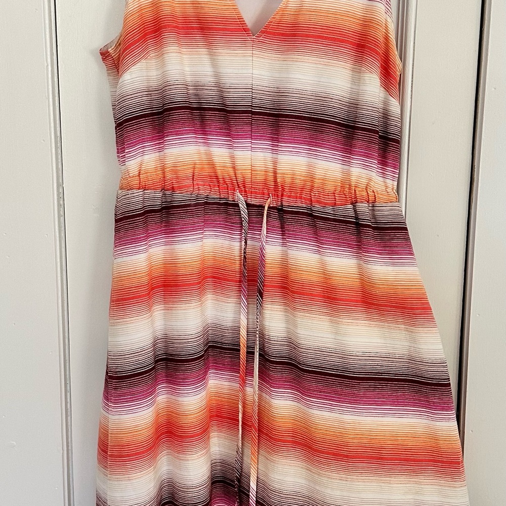 GAP Sleeveless V-neck midi dress